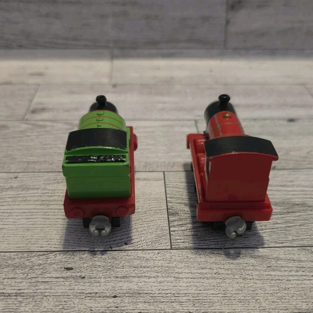 Thomas Train Friends Trackmaster Diecast Push Along Percy Thomas James  Lot Of 2